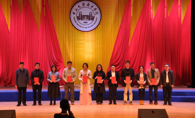 5acb32a8d753a.png 微信截图_20180409172705.png