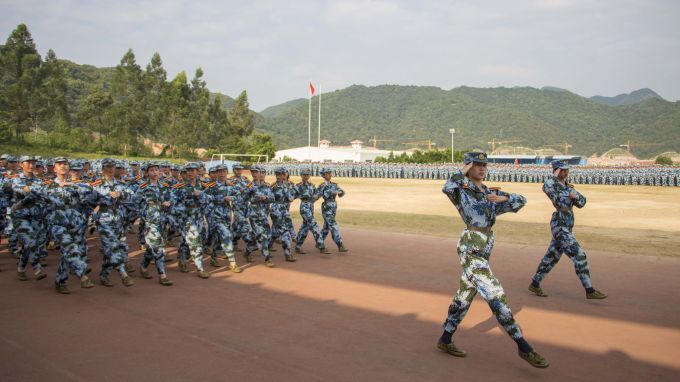 57e2366a678cb.jpg 各方阵依次经过主席团接受检阅.jpg