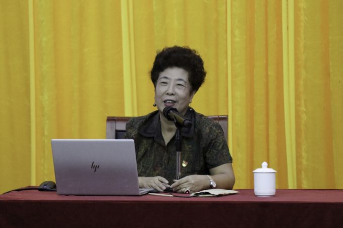 5d8429c8be40e.jpg 王丽荣老师 (1).jpg