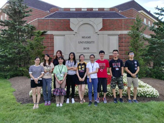 57bfb780c9d49.JPG 图片2 学生合影.JPG