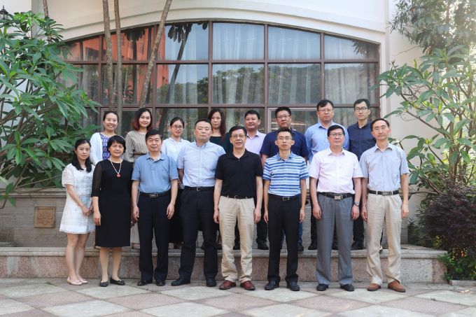 5cdcc1f48d2d1.jpg 3.合影.jpg