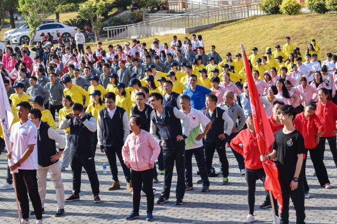5de478aa60cb3.jpg 热身.jpg