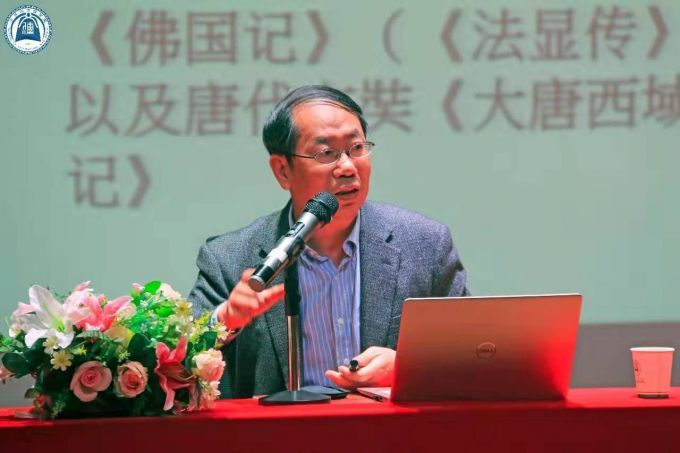 5da967a3c1e79.jpg 陈平原教授讲学.jpg