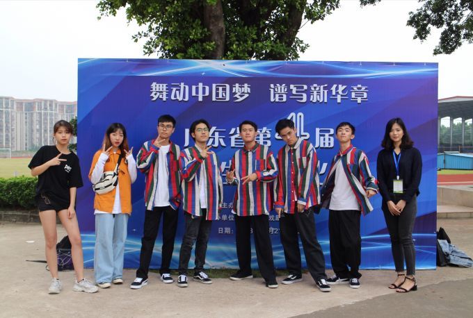 “广东省第四届大学生舞蹈比赛”我校DMC舞蹈协会参加比赛的图片.jpg
