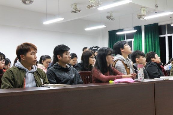 学生.JPG